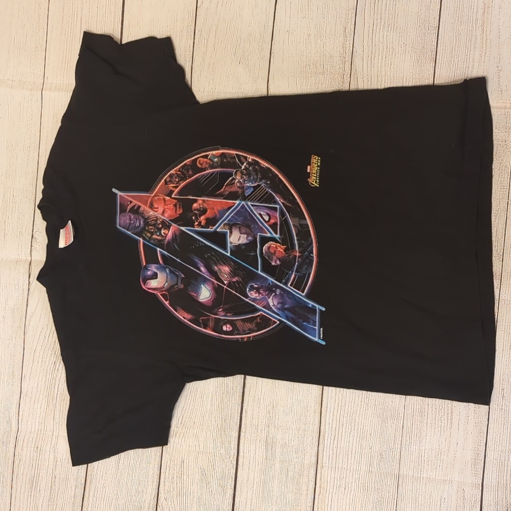 Marvel Avengers: Infinity War Logo T-Shirt size small